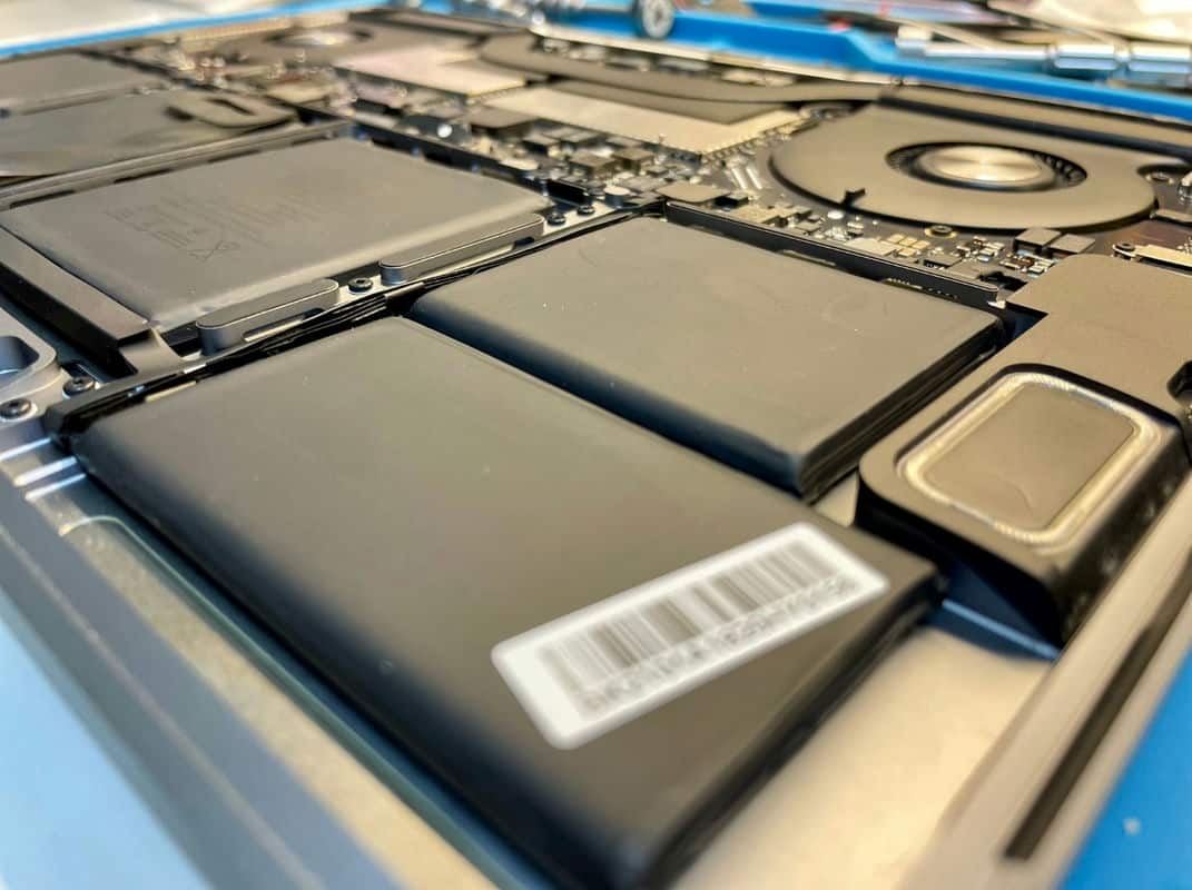 我的Macbook冒險從電池膨脹到再生能力的旅程！