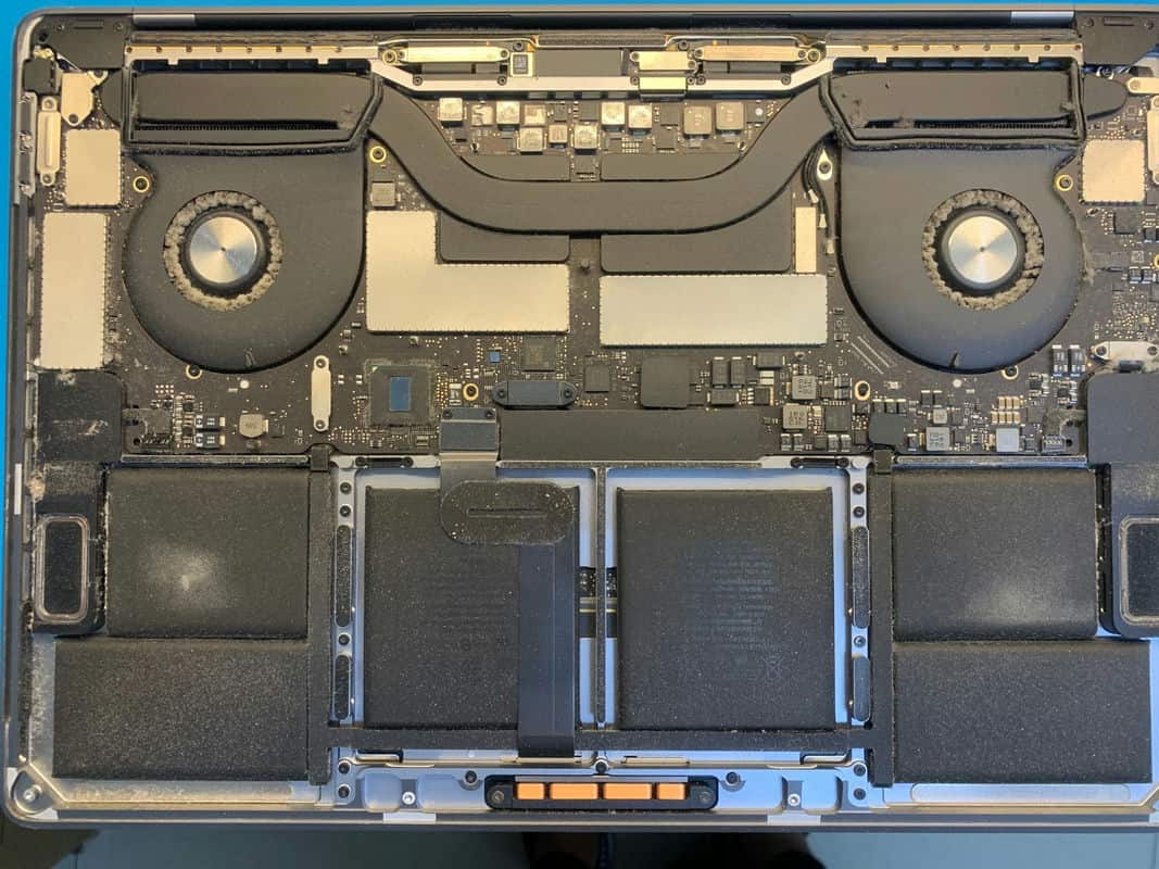 在家辦公揭秘MacBook充電小知識，防止電池膨脹的關鍵！