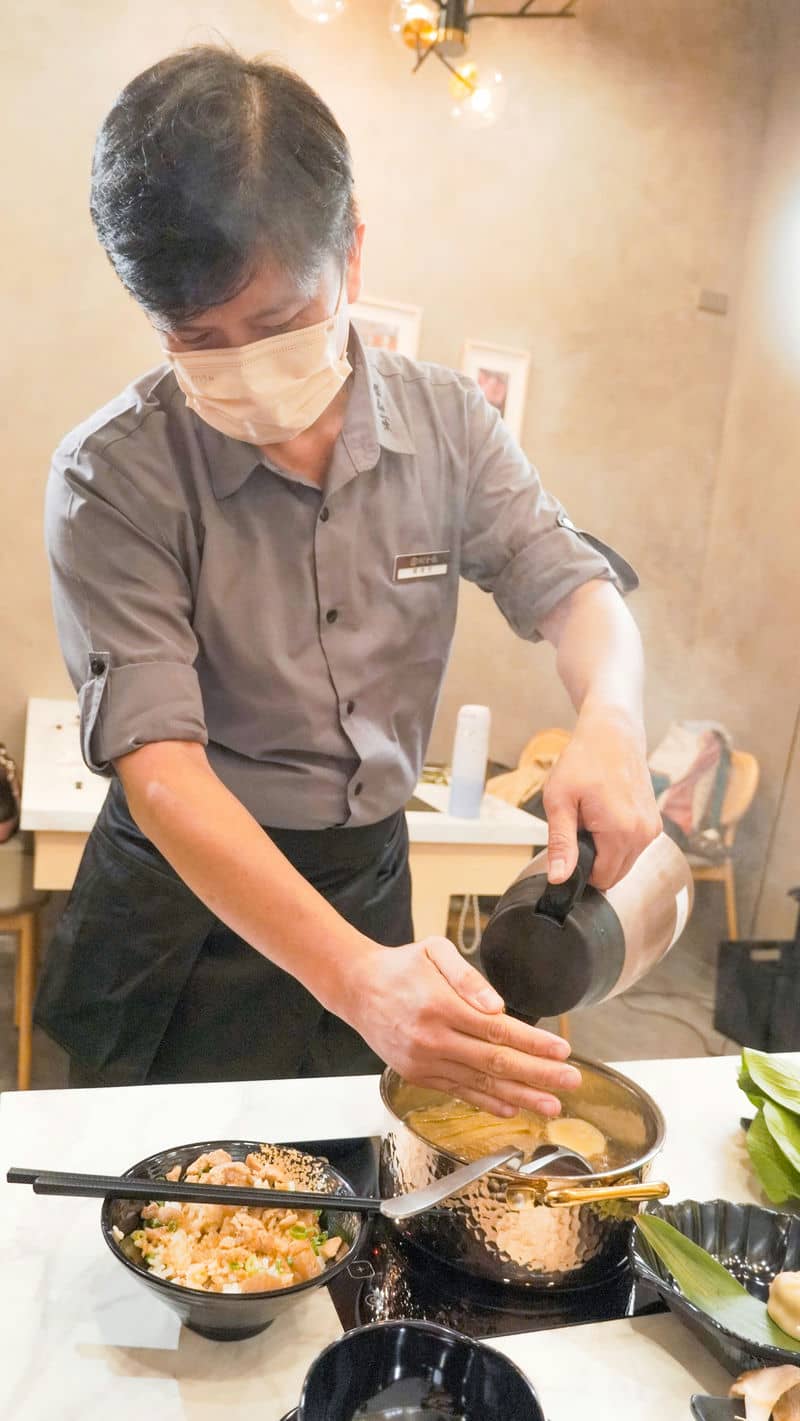 桃園火鍋新體驗！「涮金鍋」的韓式泡菜雞湯鍋，讓你的味蕾與健康
