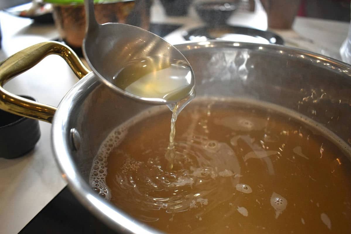 在桃園尋找味覺璀璨的寶藏「涮金鍋」的「真．黃金雞湯鍋」體驗