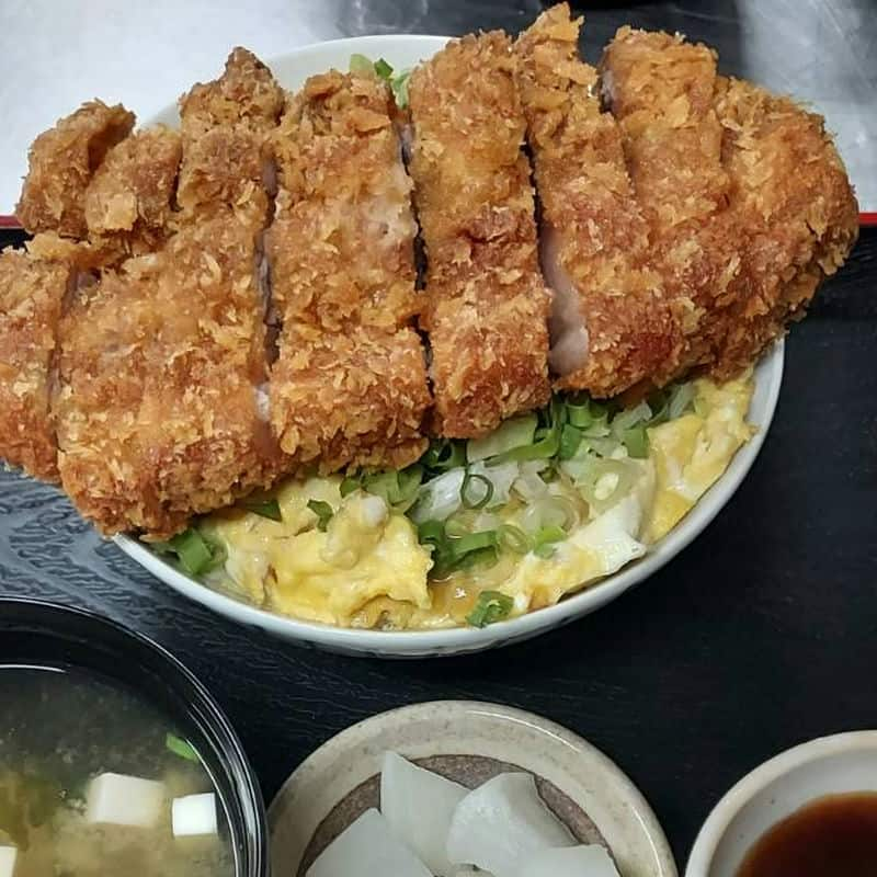 基隆美食新星，豪派豬排店的獨家美味