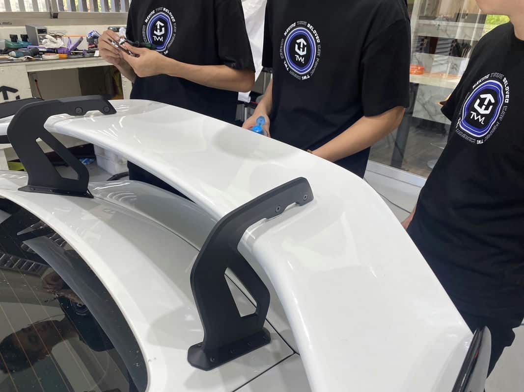 台灣碳纖的新篇章探索Porsche 718 Spyder與B